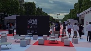 Grand pique nique gratuit des Champs Elysées