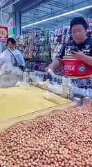 Best_Funny_Videos,__New_Chinese_Funny_Video_try_not_to_laugh_#short_#Funny_#Comedy(240p)(1)