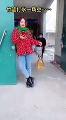 Best_Funny_Videos,__New_Chinese_Funny_Video_try_not_to_laugh_#short_#Funny_#Comedy(240p)