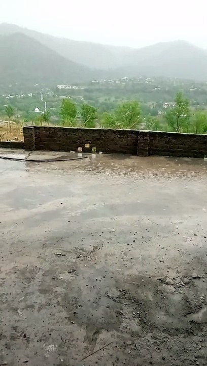 Barish ka piyaara mahool