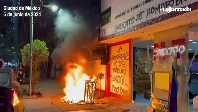 Colectivos LGBTQ protestan en el sindicato del Infonavit por homofobia