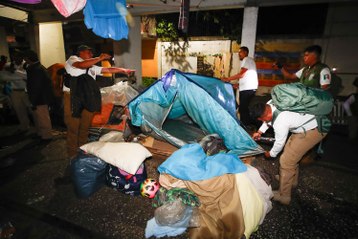 El INM efectúa nuevo desalojo de migrantes en la Giordano Bruno