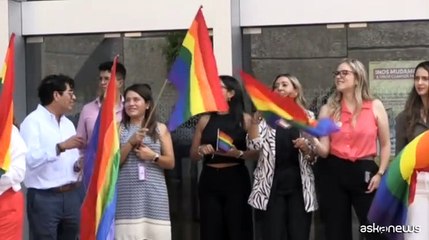 Protesta Lgbtq+ davanti a sede di un sindacato a Citt? del Messico