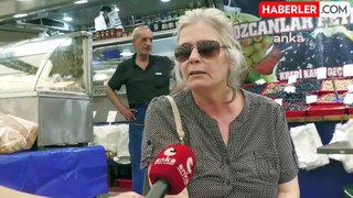 Ulus Pazarı'nda Enflasyon İsyanı: Yalanla, Pahalılıkla Yaşıyoruz. Dar Gelirliler Aç Yatıyor. Sadece Akşam Yemeğiyle Geçiştiriyoruz