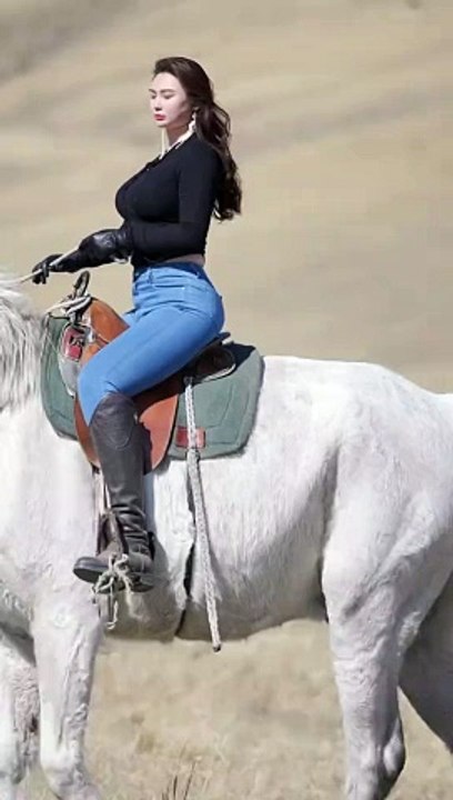 #Immerse yourself in the experience of horse riding on the grassland #xeva