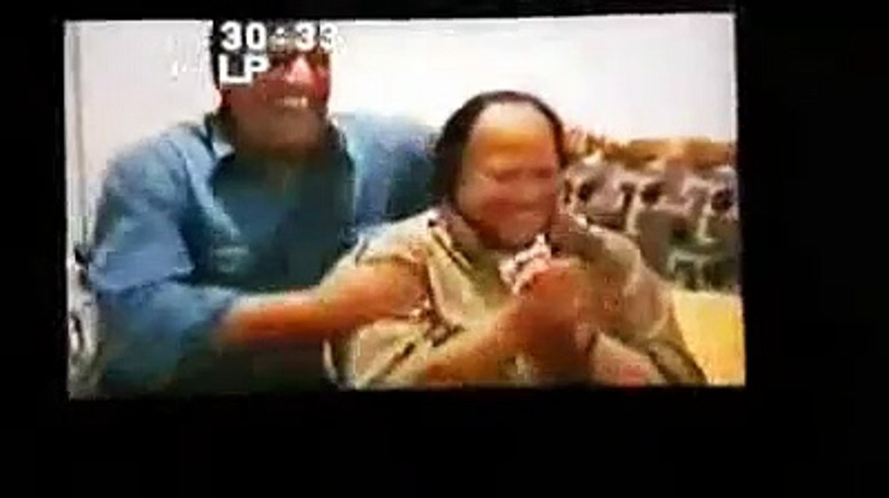 Haji Sab playing Harmonium - video Dailymotion