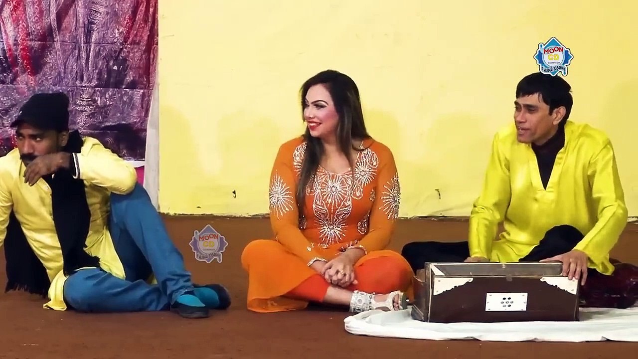 Azeem Vicky with Nadeem Chitta _ Goshi 2 and Hira Noor Stage Drama Comedy Clip 2
