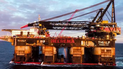 15 UNBELIEVABLE Floating Structures