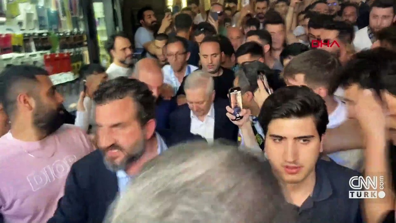 Aziz Yıldırım'a yoğun ilgi! Kapalıçarşı'da yürümekte güçlük çekildi...