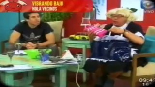 Petru Valensky - Sorpresa en la cartera - Hola Vecinos - Canal 10 - Bendita Tv (Uruguay, 2012)