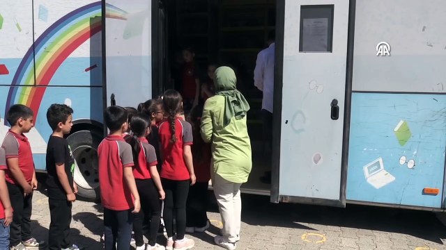 Gezici Kütüphane çocukları kitaplarla buluşturuyor