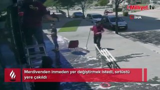 Merdivenden inmeden yer değiştirmek istedi, sırtüstü yere çakıldı