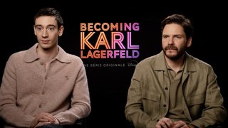Daniel Brühl et Théodore Pellerin nous parlent du tournage de « Becoming Karl Lagerfeld »