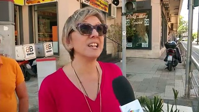 Parcheggi provinciale, divieto di fermata contestato