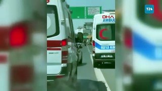 Bağcılar'da ambulansa yol vermeyip önünü kesen sürücü kamerada