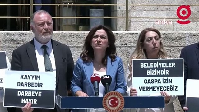 DEM Parti'liler, TBMM'den İçişleri Bakanlığı'na yürüdü: İçişleri Bakanı derhal bu kolluk şiddetini sonlandırmalıdır''