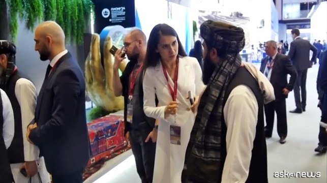 Vladimir Putin invita in Russia i talebani e minaccia l'Occidente