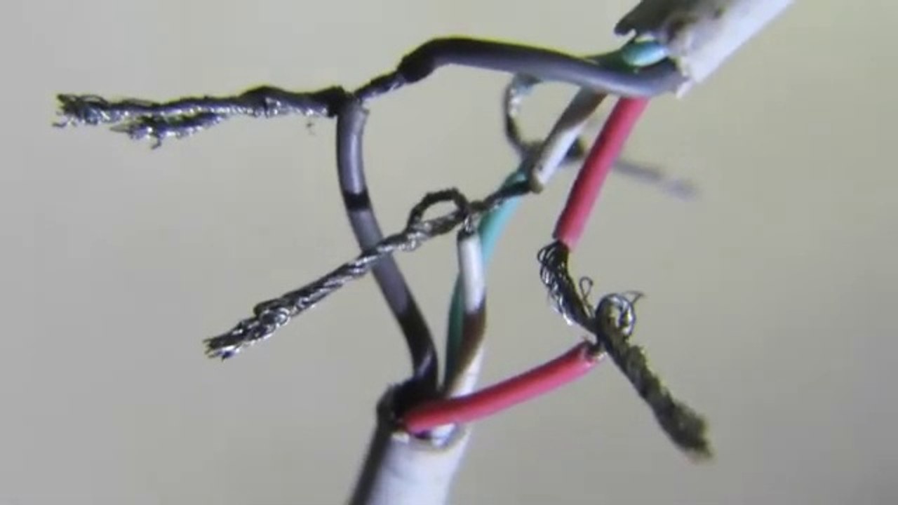 Apple iPhone Wire Colors Explained-How USB Wires Work - video Dailymotion