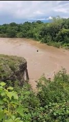 Strage del Natisone: il VIDEO del tentativo disperato di un pompiere eroe di salvare i tre ragazzi abbracciati