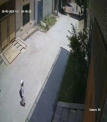 بچے کا کام چیک کرو