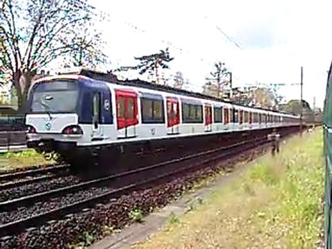 MS61 : Départ de la gare du Vésinet Centre sur la ligne A du RER