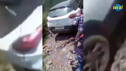 IMPRESSIONANTE: HOMEM ESCAPA DE CARRO DURANTE QUEDA DE PENHASCO