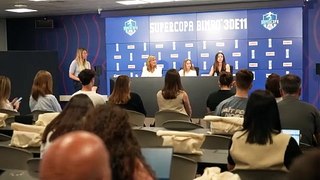 Aitana Bonmatí presenta una iniciativa para evitar que las jóvenes abandonen el fútbol