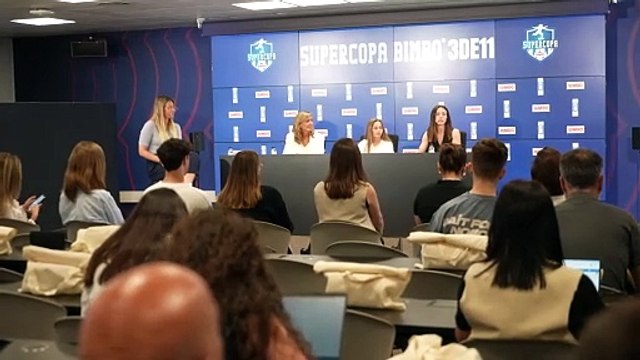Aitana Bonmatí presenta una iniciativa para evitar que las jóvenes abandonen el fútbol