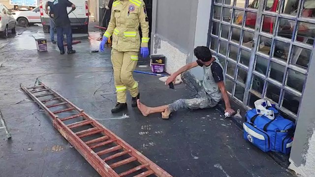 Após despencar de altura de cinco metros, trabalhador é socorrido na Região do Lago