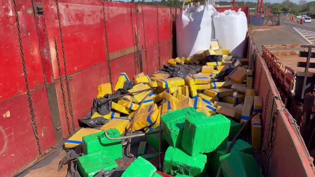 PRF apreende 1,5 tonelada de maconha na BR-487, em Alto Paraíso