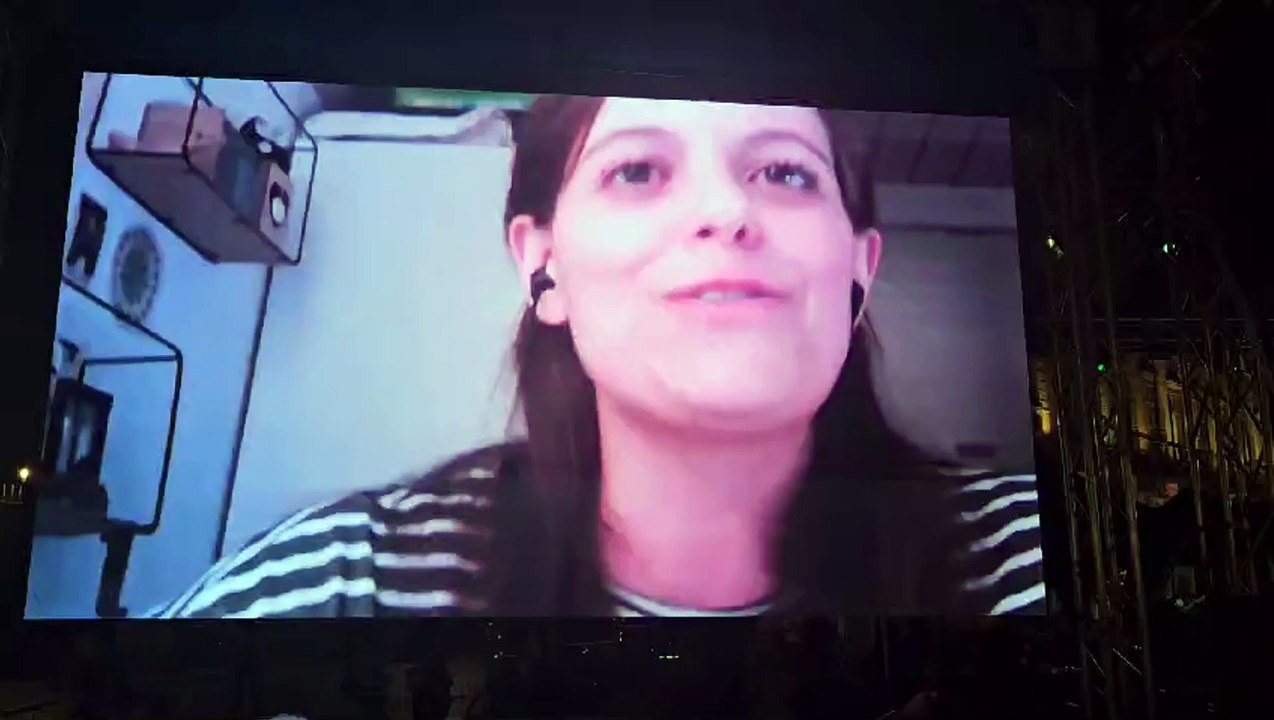 Ilaria Salis si commuove: «Spero di poter tornare presto in Italia»