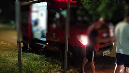 Motociclista de 19 anos fica ferido em acidente de trânsito no Veneza