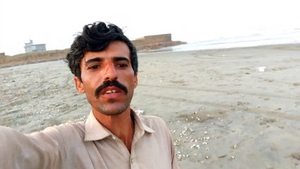 آج جا رہے ہیں سمندر پر  اونٹ کی سیر کرتے ہیں 