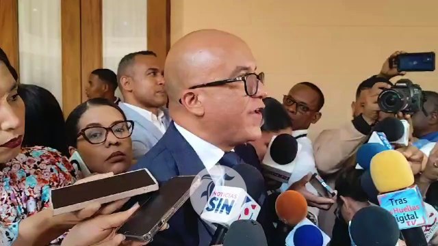 Gobierno justifica nombramiento de asesores: Son personas que están trabajando, son directores