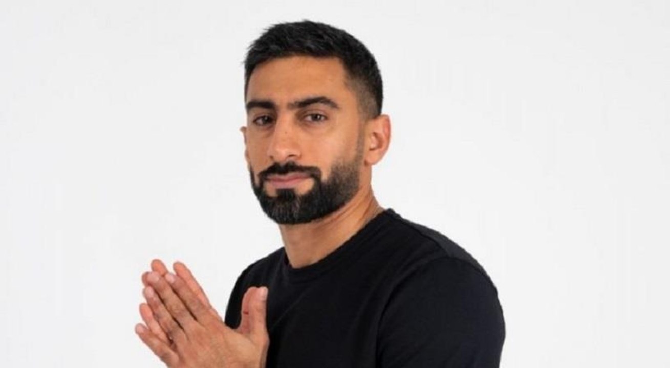 أنس بوخش يعلن تأجيل برنامجه "AB Talks": كل العي...