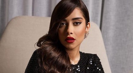 بلقيس فتحي تقارن نفسها بالوسط الفني بشهاداتها: أنا فين وانتم فين!