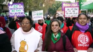 Argentina, marcia per protestare contro la violenza di genere