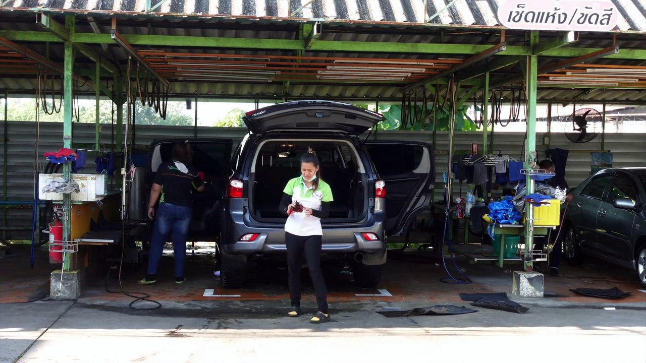 BESTE Autowäsche. Unser Leben in Thailand