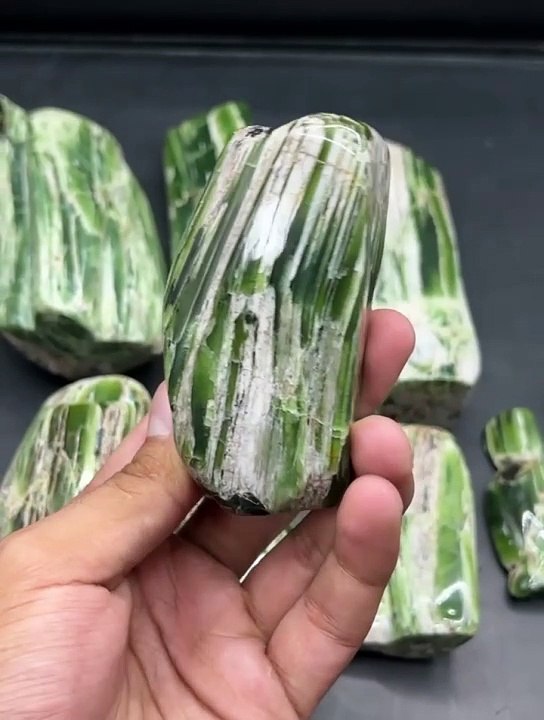Tremolite