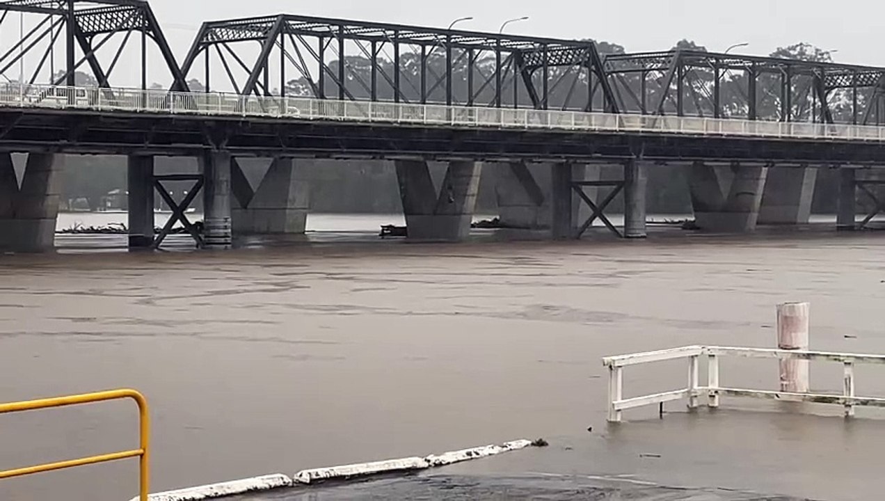 Shoalhaven River flooding, under Nowra Bridge | Friday, June 7 | South Coast Register