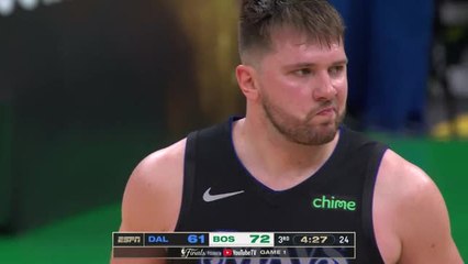 Скачать видео: Celtics blow out Mavericks in Game 1 of NBA Finals