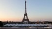 Giochi di Parigi 2024, gli anelli olimpici sulla Torre Eiffel