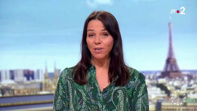 JO de Paris 2024: A 50 jours du début des Jeux, les anneaux olympiques ont été installés cette nuit sur la tour Eiffel - Regardez