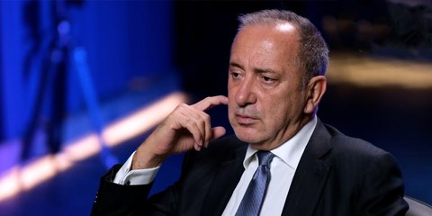 Fatih Altaylı, Diyanet'in özel umre ziyaretine: Benim içtiğim içkinin vergisi ile gidiyorsun oraya, utanmıyor musun?