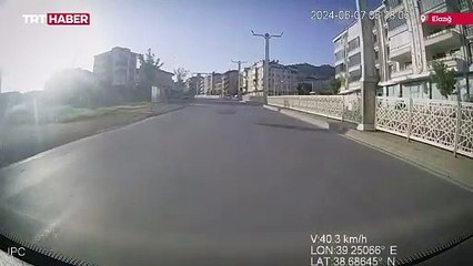 Elazığ'da halk otobüsü ile kamyonet çarpıştı: 8 yaralı