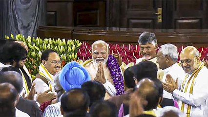 লোকসভায় এনডিএ-র নেতা হবেন মোদীই! সংসদীয় বৈঠকে নমো-কে সমর্থন শরিক দলের