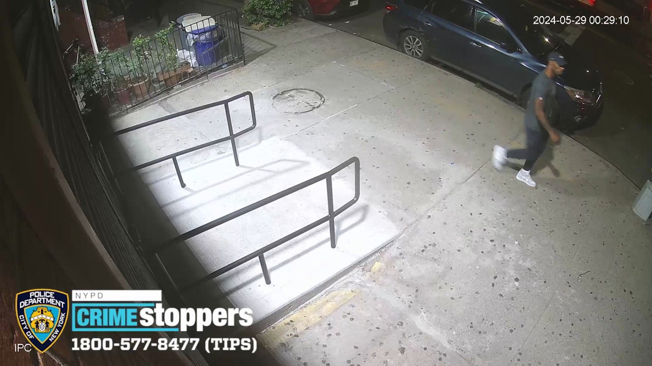 Man smashes sign in front of Brooklyn mosque in suspected hate crime