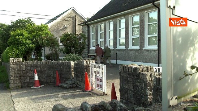 Elezioni europee, le immagini di un seggio elettorale nella periferia di Dublino