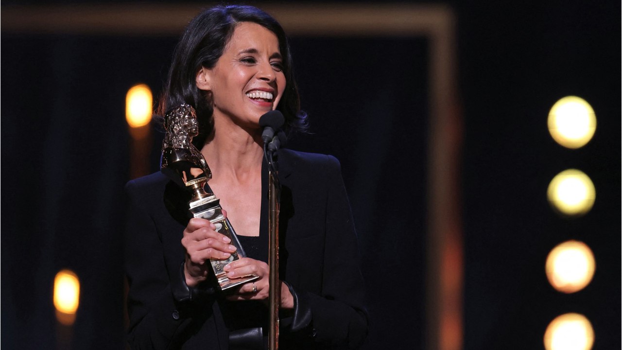 GALA VIDEO - Sophia Aram humoriste en matinale : "J'ai bientôt 51 ans, il faut que le corps suive !"