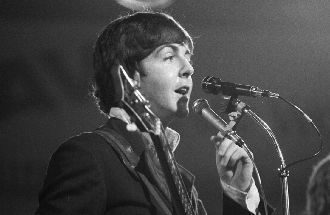 ポール・マッカートニー、ザ・ビートルズのツアーマネージャーだったトニー・ブラムウェルを追悼